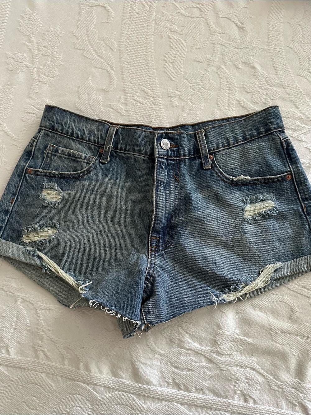 Forever 21 Distressed Denim Jean Shorts in Blue Wash